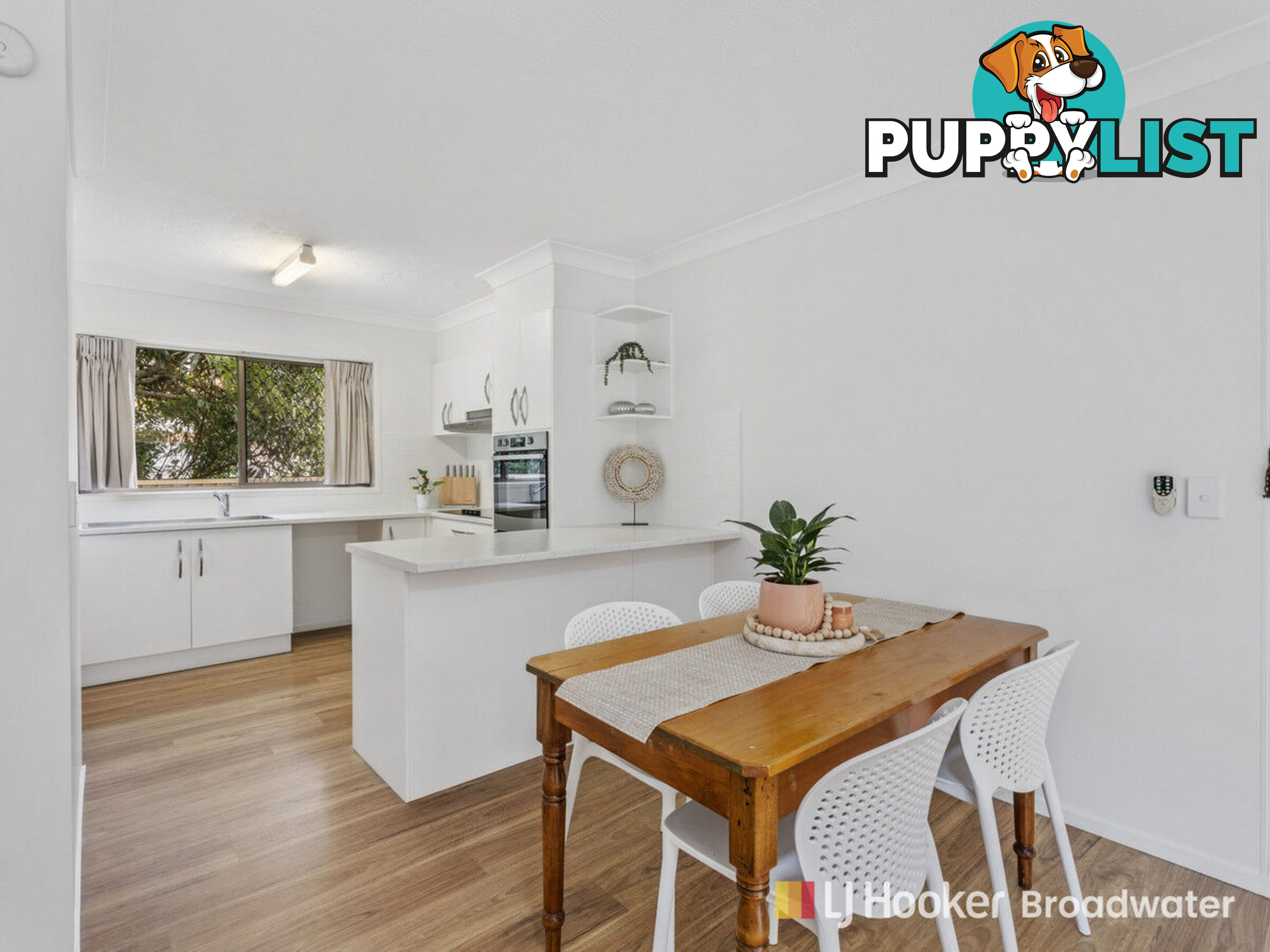 2/209 scarborough Street SOUTHPORT QLD 4215