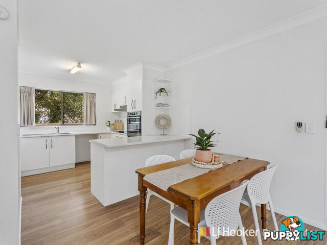 2/209 scarborough Street SOUTHPORT QLD 4215