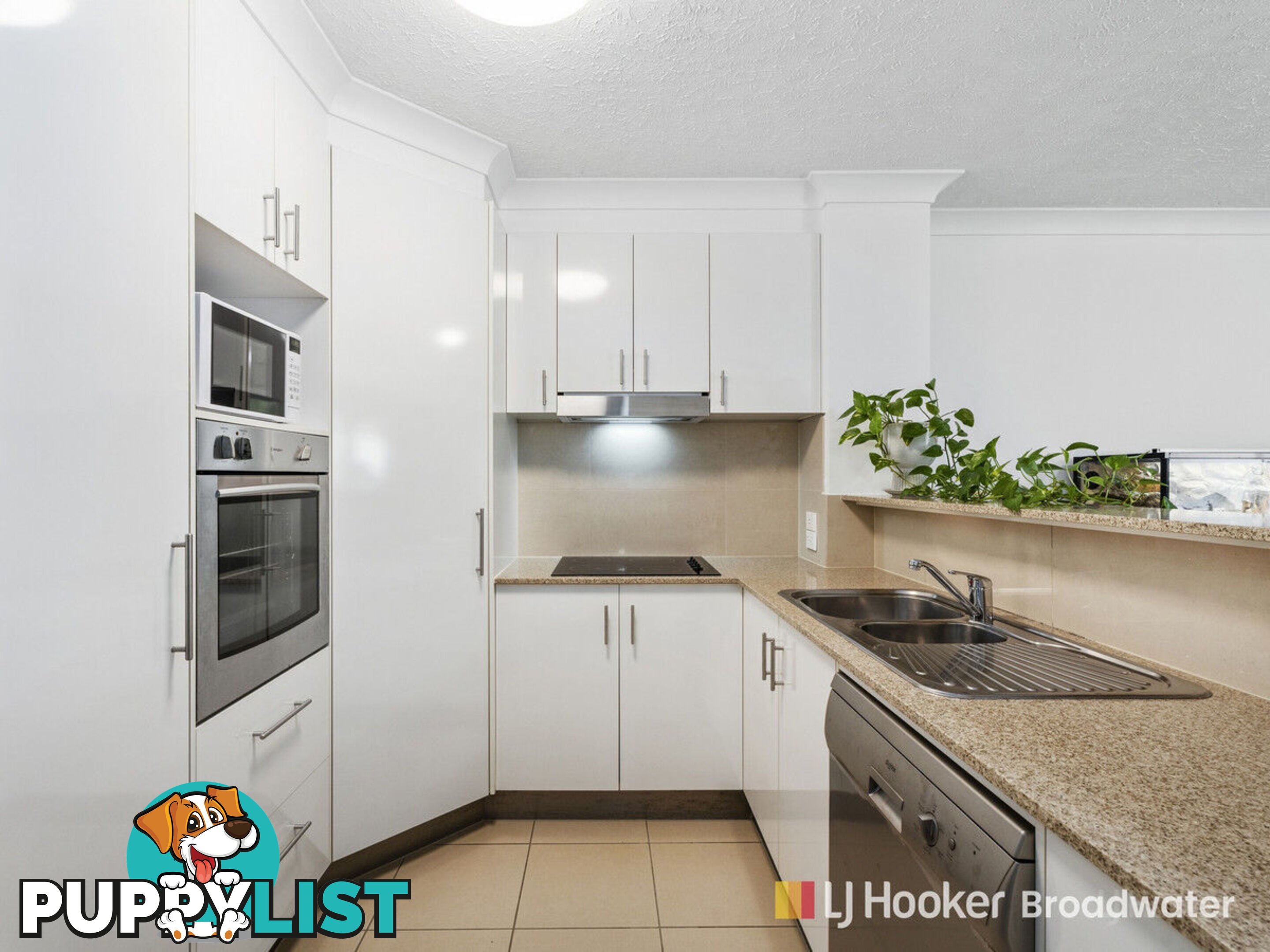 2/99 Muir Street LABRADOR QLD 4215