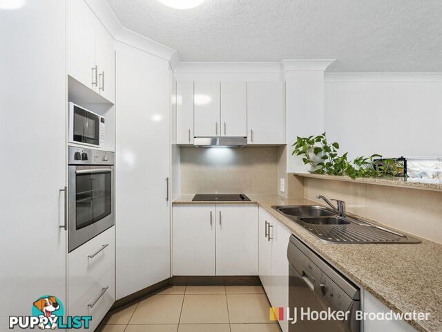 2/99 Muir Street LABRADOR QLD 4215