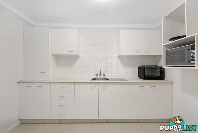 3/126 Marine Parade SOUTHPORT QLD 4215