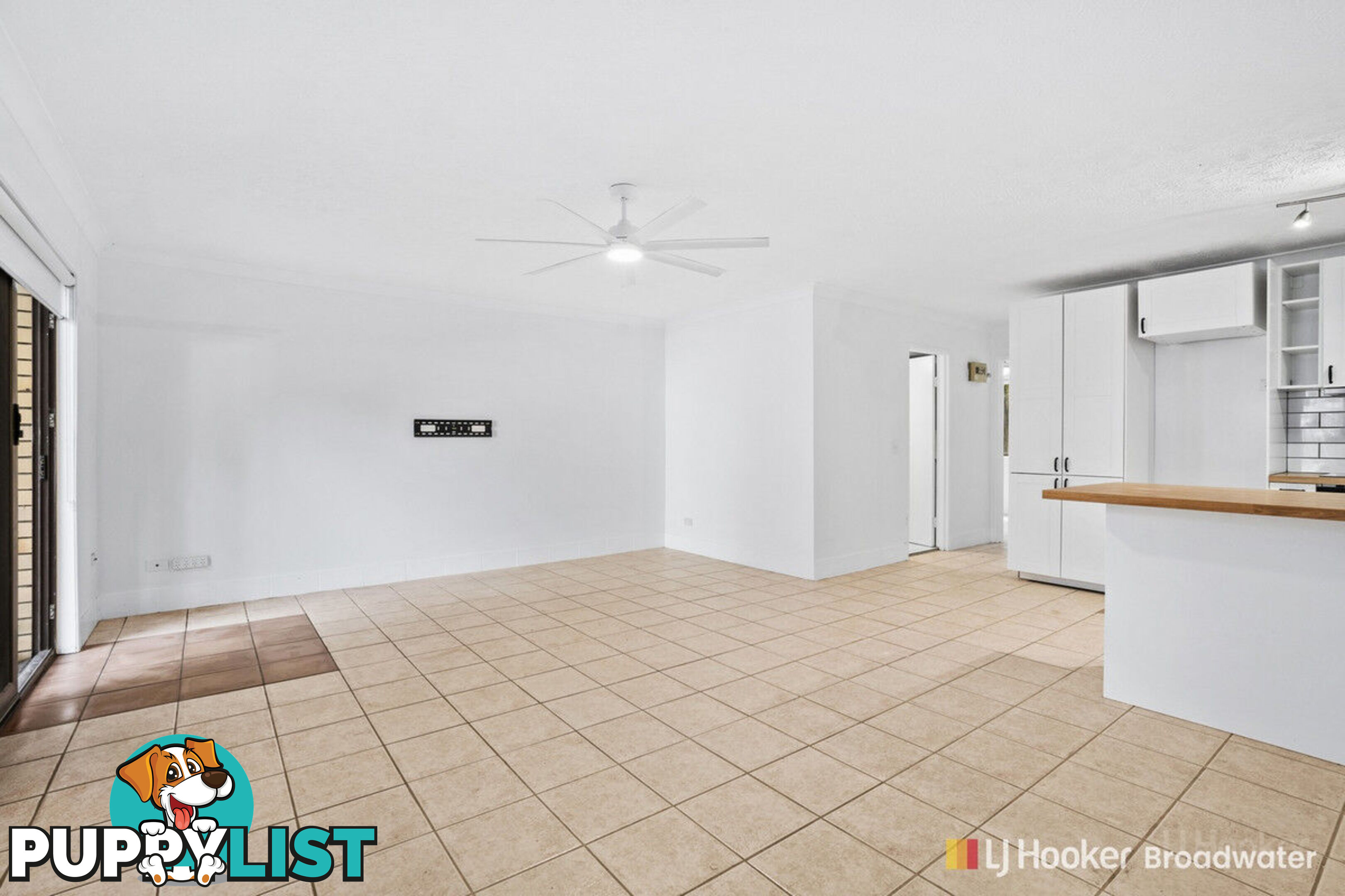 2/9 Bradford Street LABRADOR QLD 4215