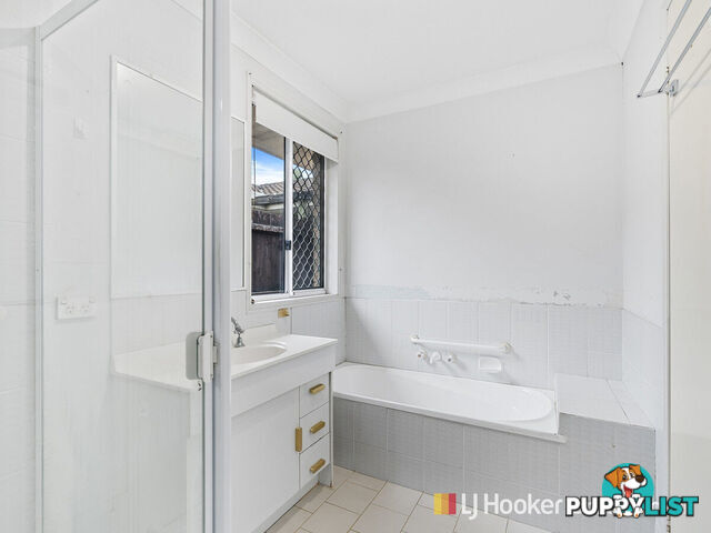 1/4 Freeman Street LABRADOR QLD 4215