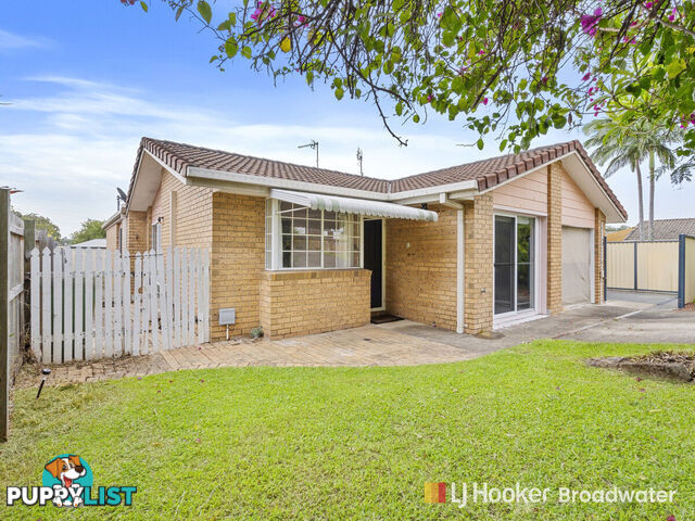 1/4 Freeman Street LABRADOR QLD 4215