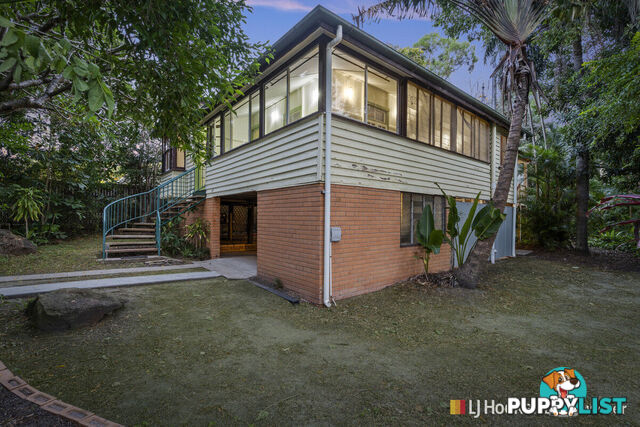 42 Billington Street LABRADOR QLD 4215