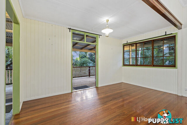 42 Billington Street LABRADOR QLD 4215