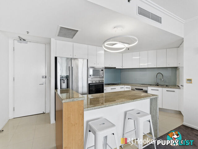 706/300 Marine Parade LABRADOR QLD 4215