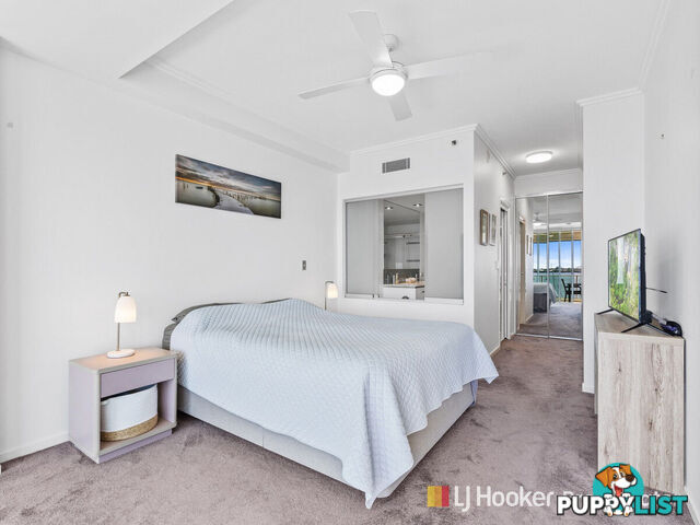 706/300 Marine Parade LABRADOR QLD 4215