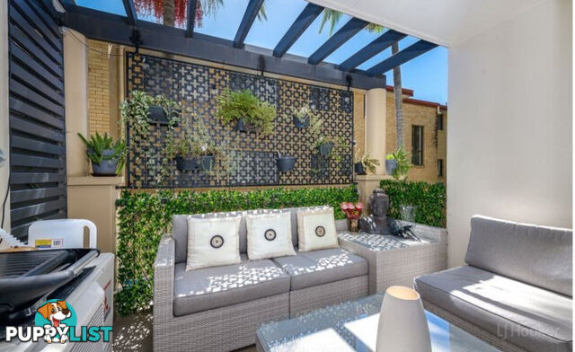 4/23 Bath Street LABRADOR QLD 4215