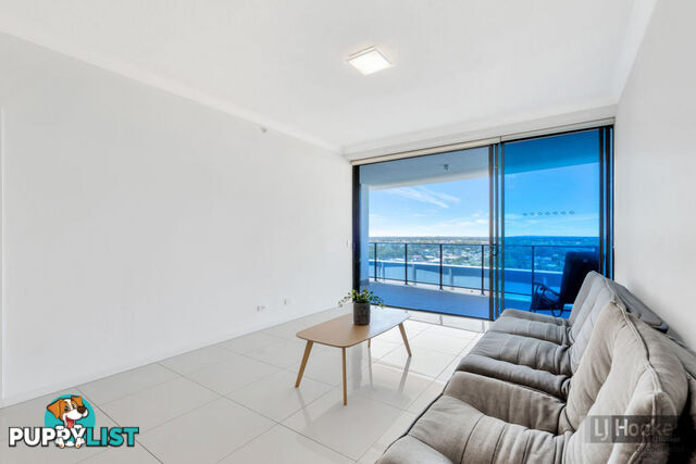 11104/5 Harbour Side Court BIGGERA WATERS QLD 4216