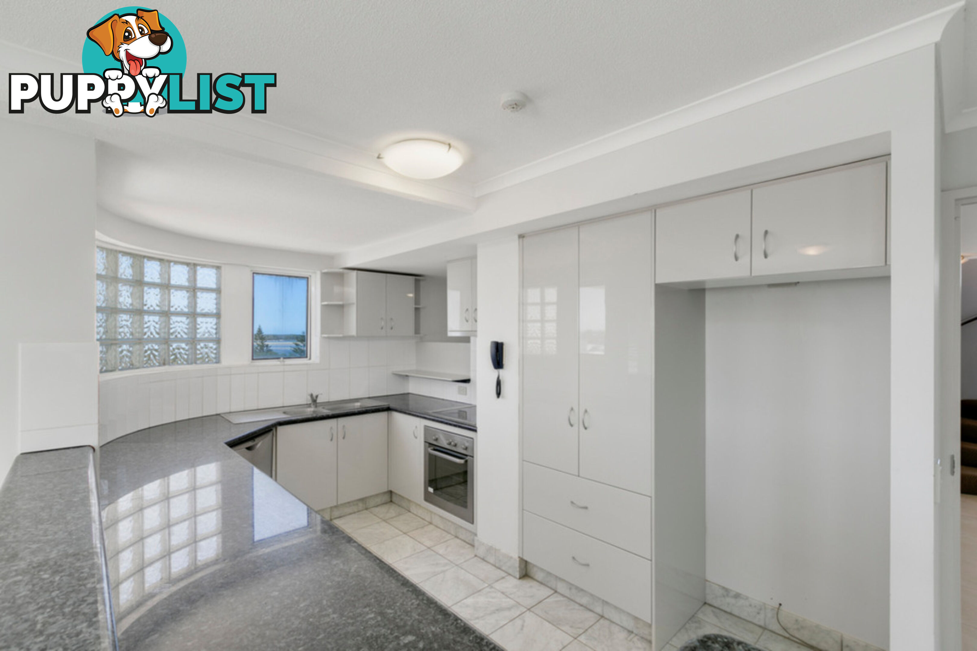 16/204 Marine Parade LABRADOR QLD 4215