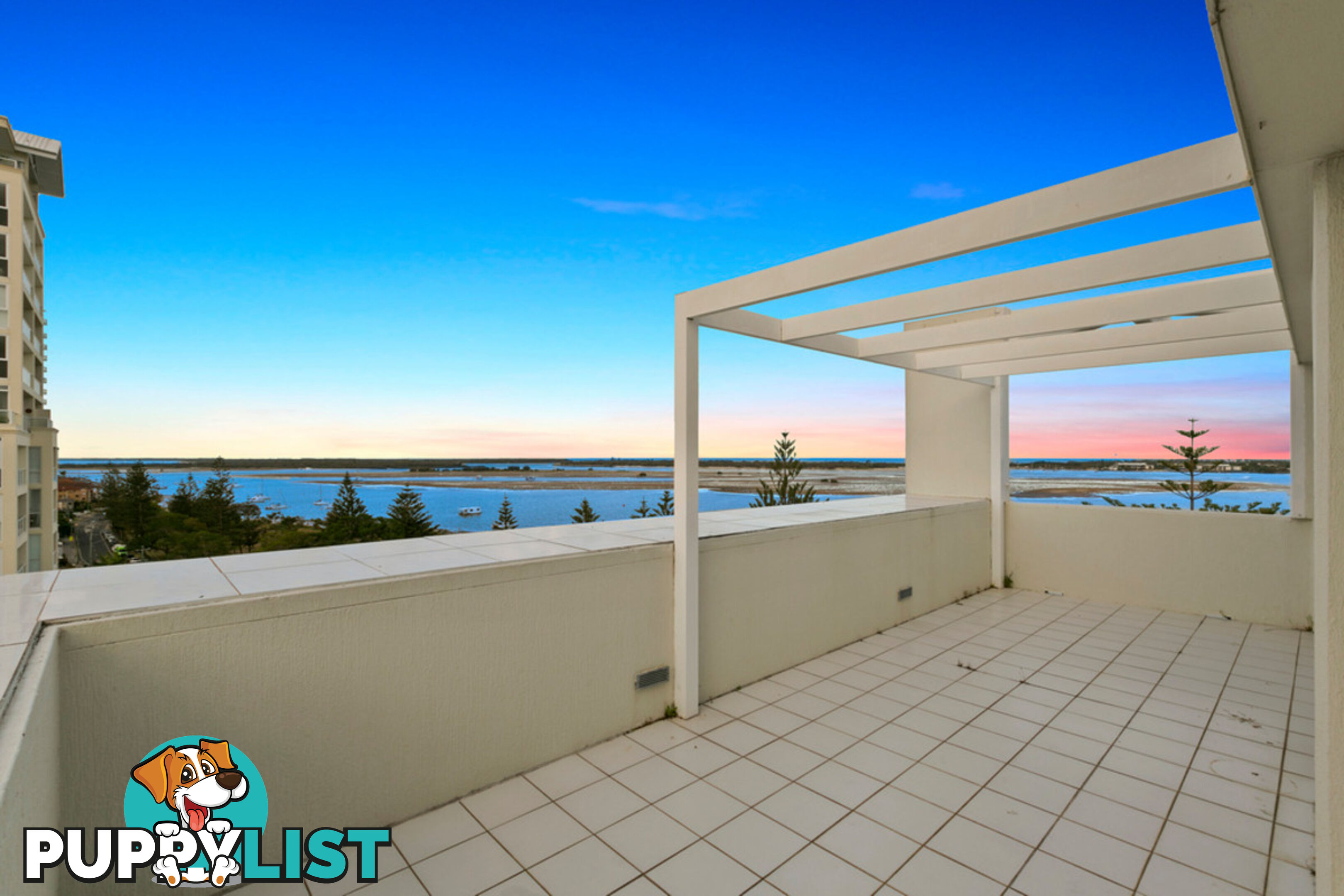 16/204 Marine Parade LABRADOR QLD 4215