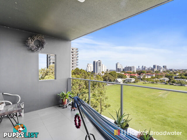 701/17 Bath Street LABRADOR QLD 4215