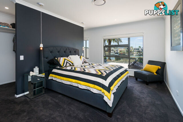 18 North View Street HOPE ISLAND QLD 4212