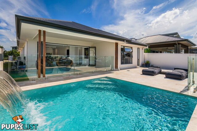 18 North View Street HOPE ISLAND QLD 4212