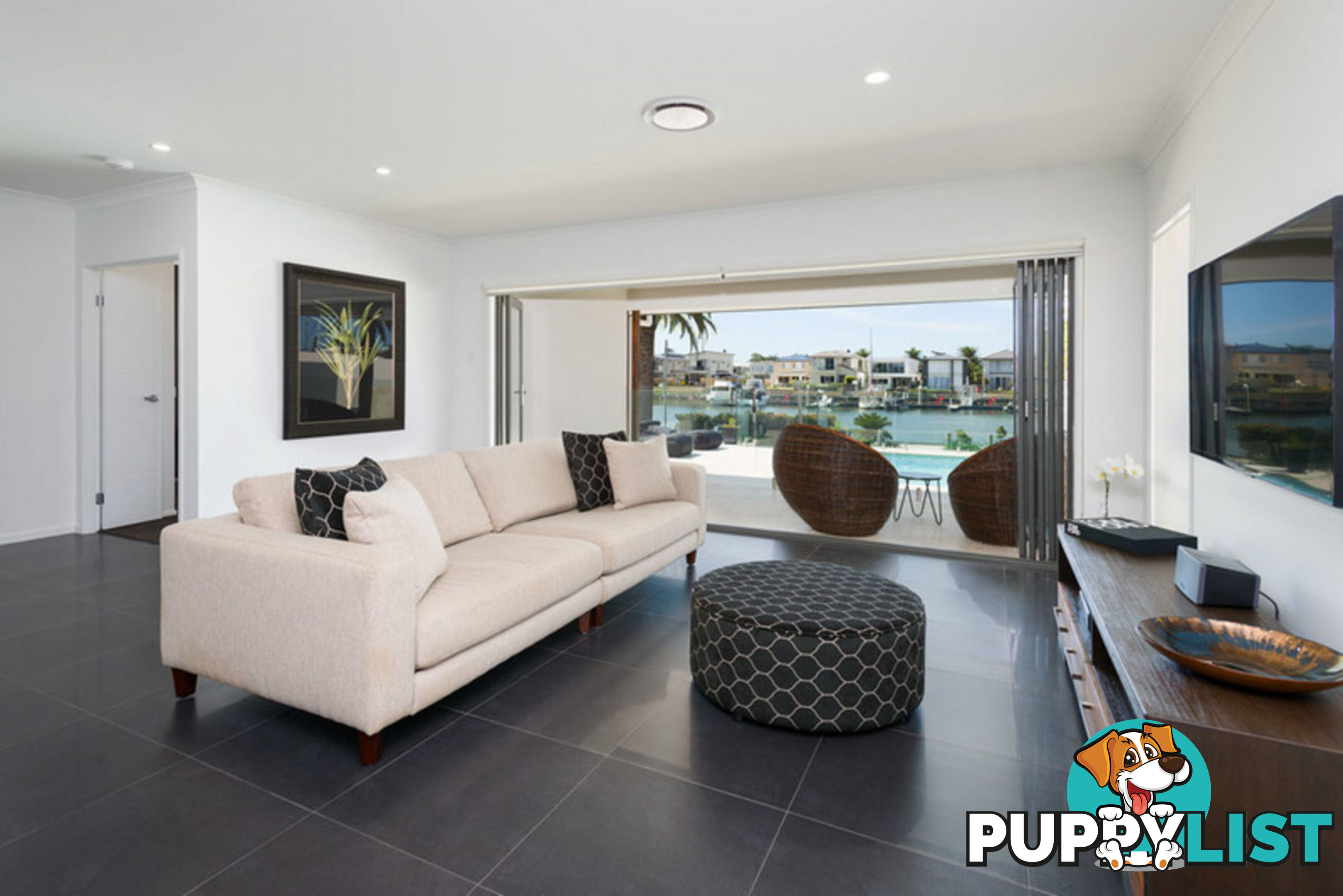 18 North View Street HOPE ISLAND QLD 4212