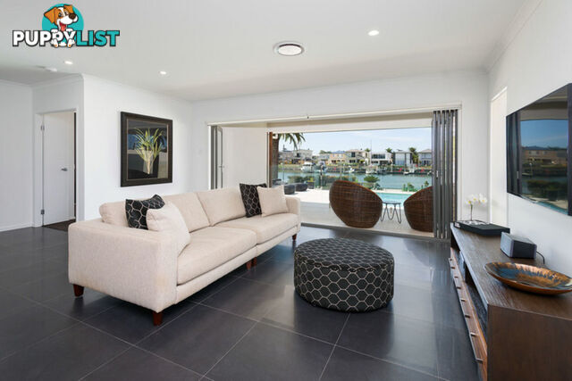 18 North View Street HOPE ISLAND QLD 4212