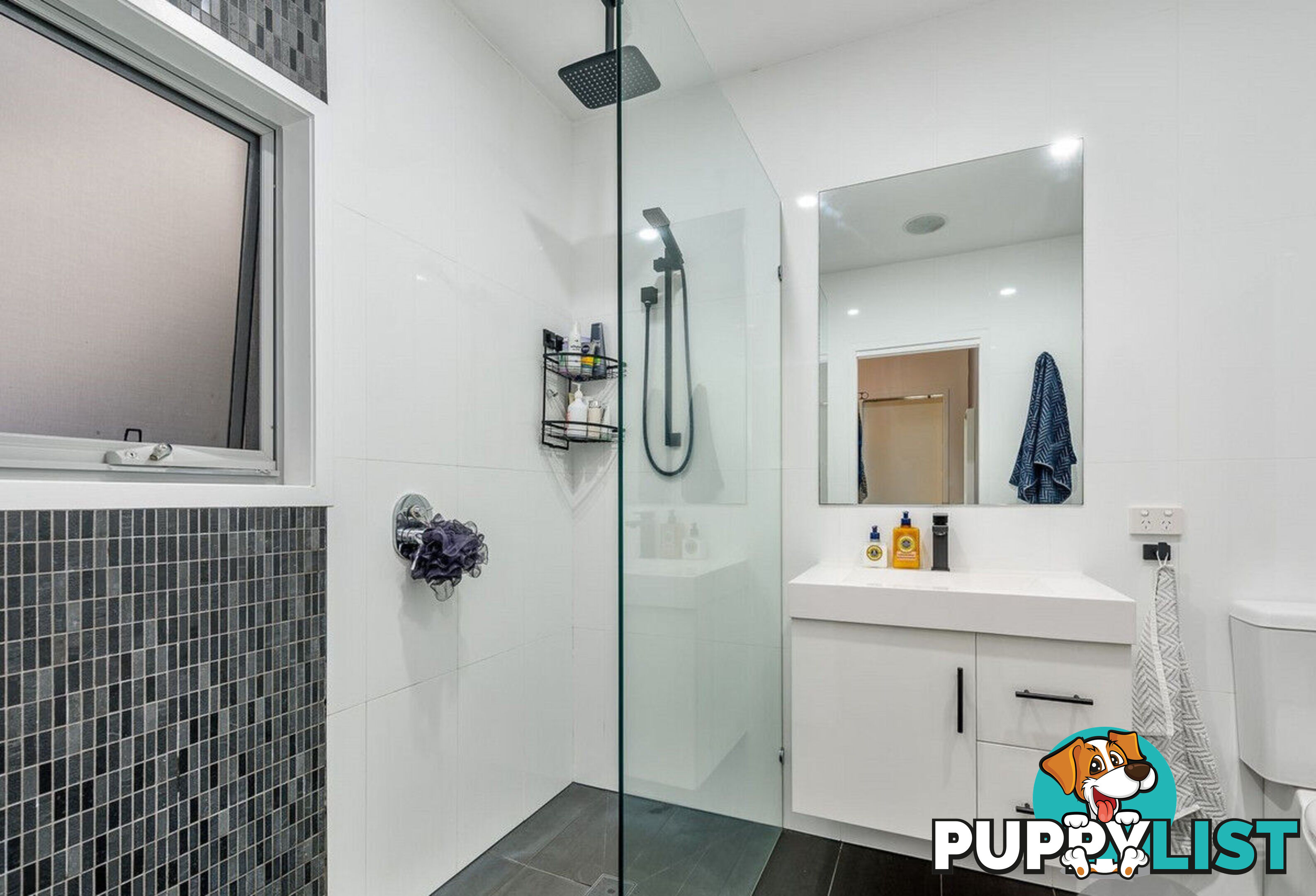 88 Robert Street LABRADOR QLD 4215