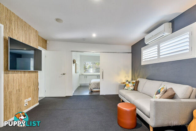 88 Robert Street LABRADOR QLD 4215