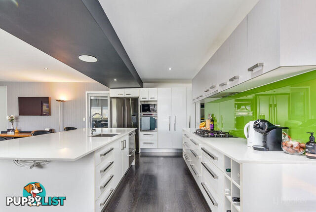 88 Robert Street LABRADOR QLD 4215