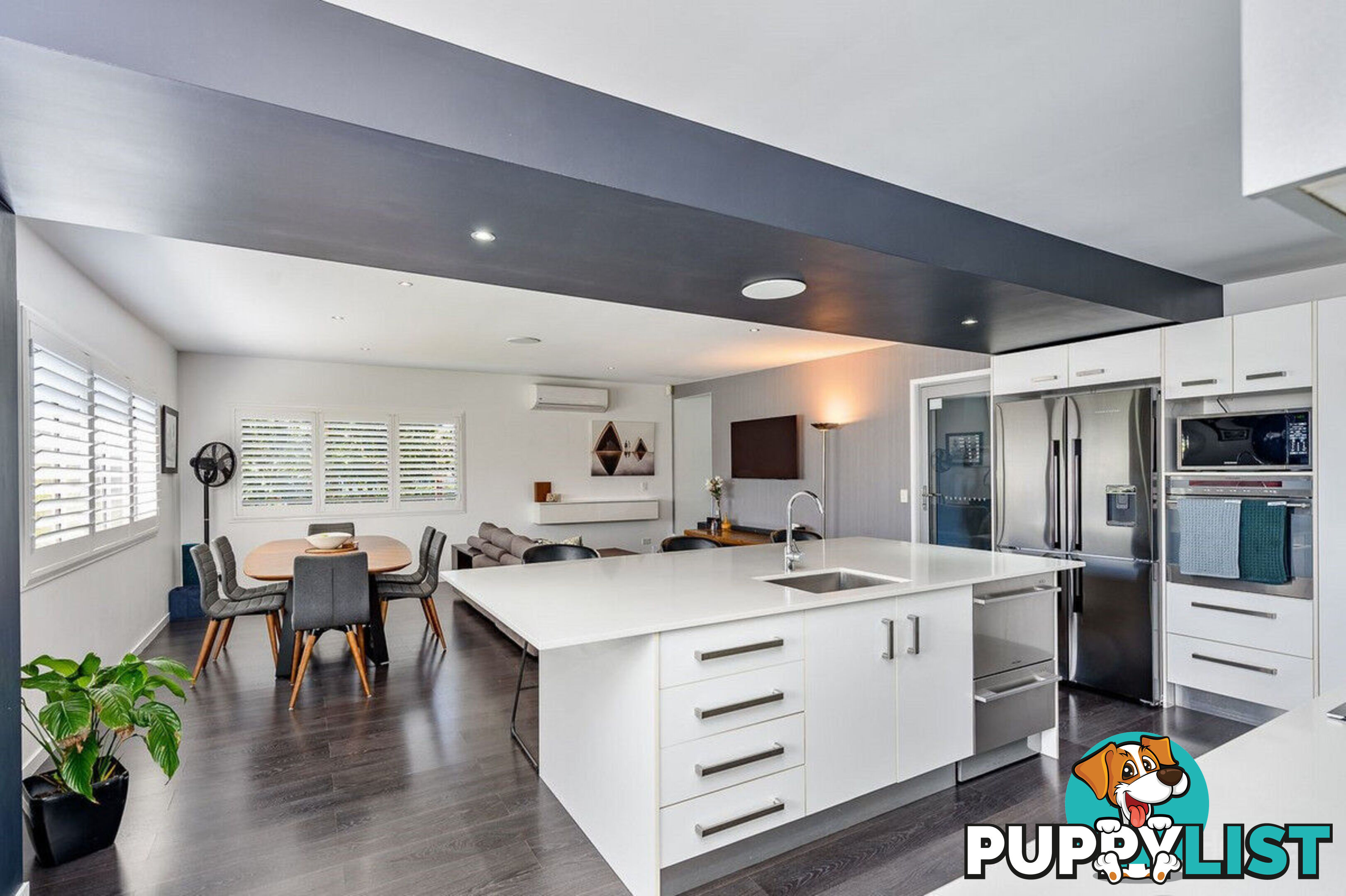 88 Robert Street LABRADOR QLD 4215