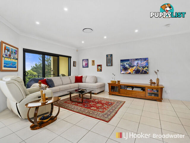 2/3 Hilltop  Street LABRADOR QLD 4215