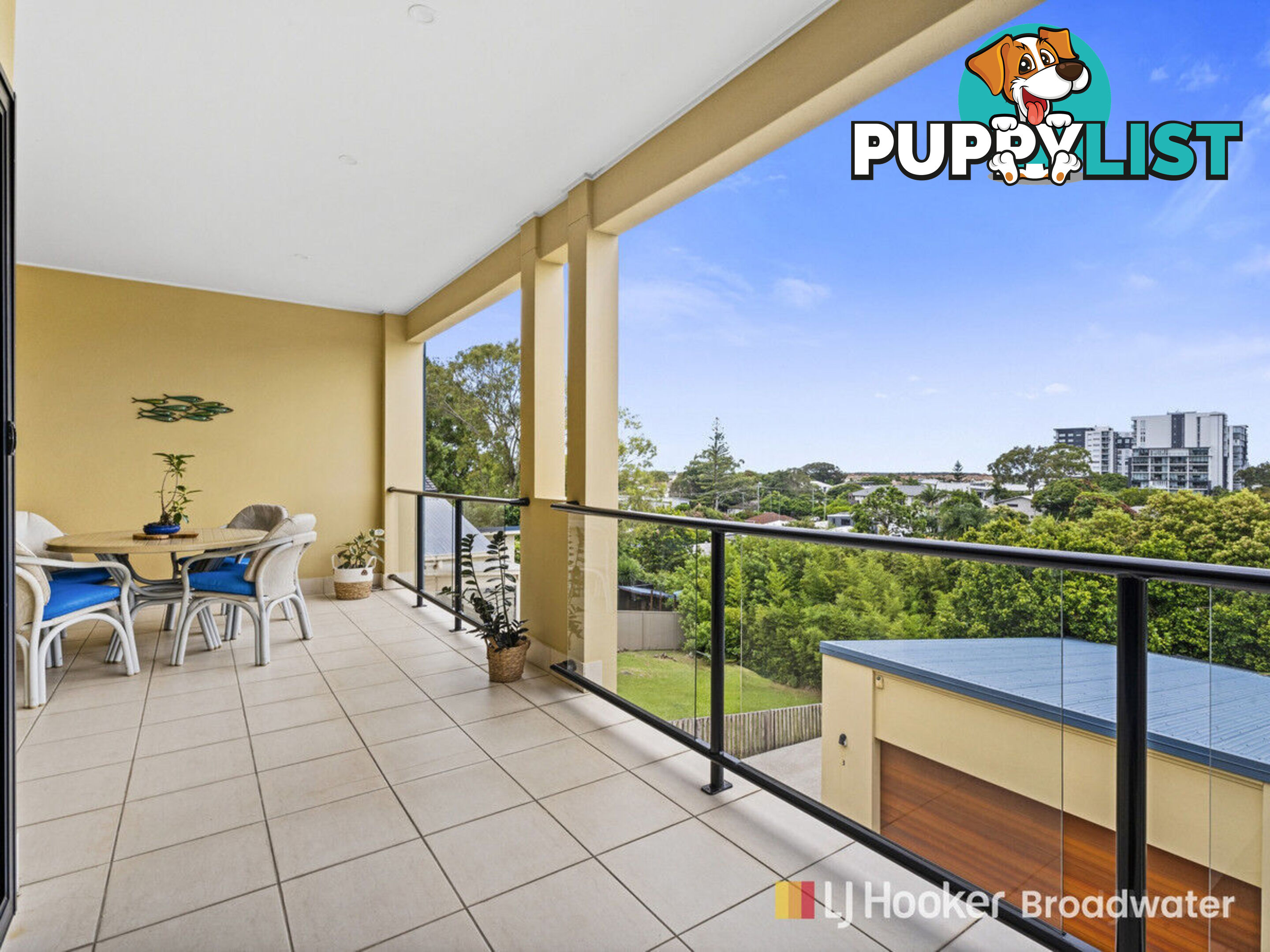 2/3 Hilltop  Street LABRADOR QLD 4215