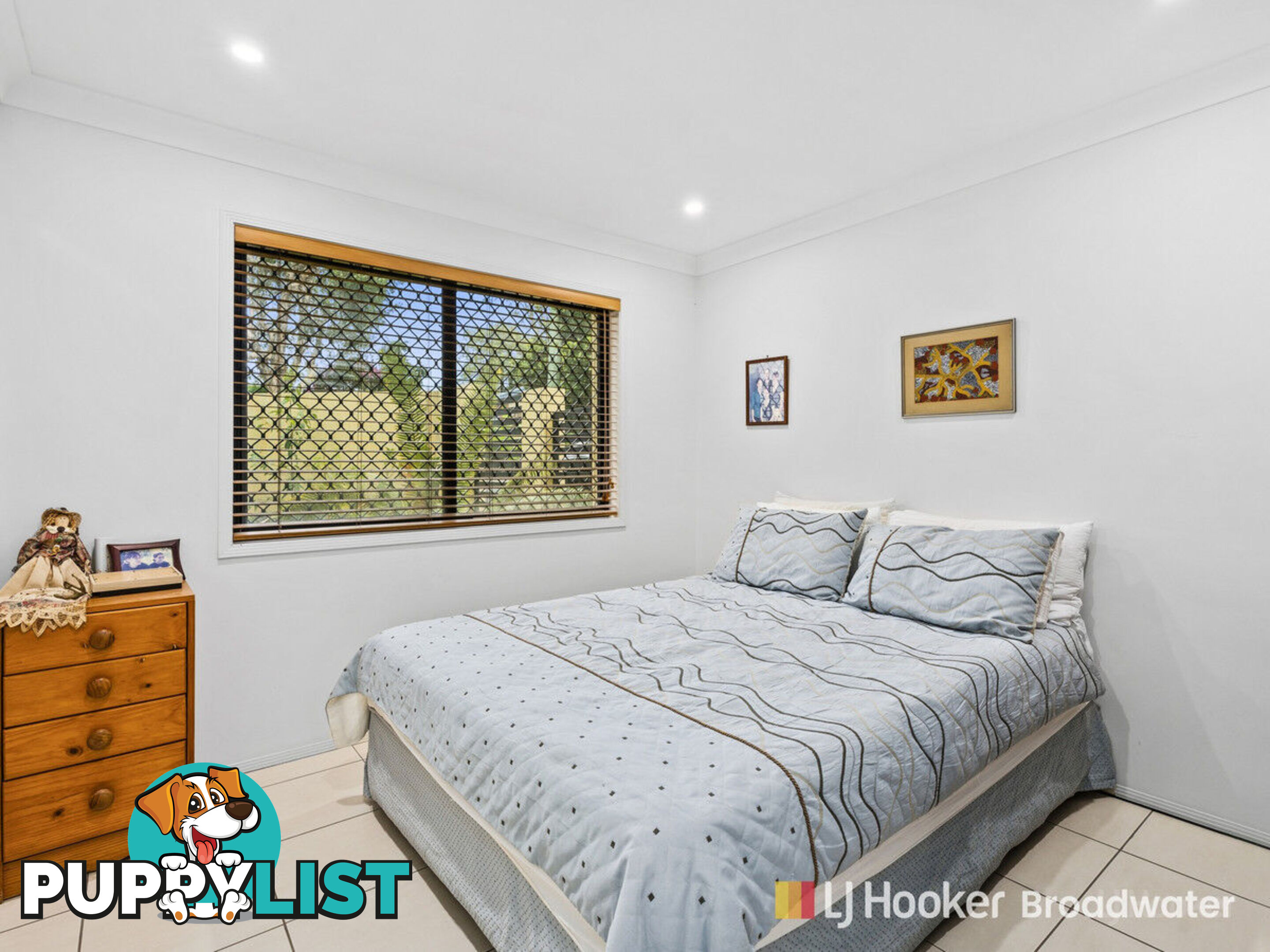 2/3 Hilltop  Street LABRADOR QLD 4215