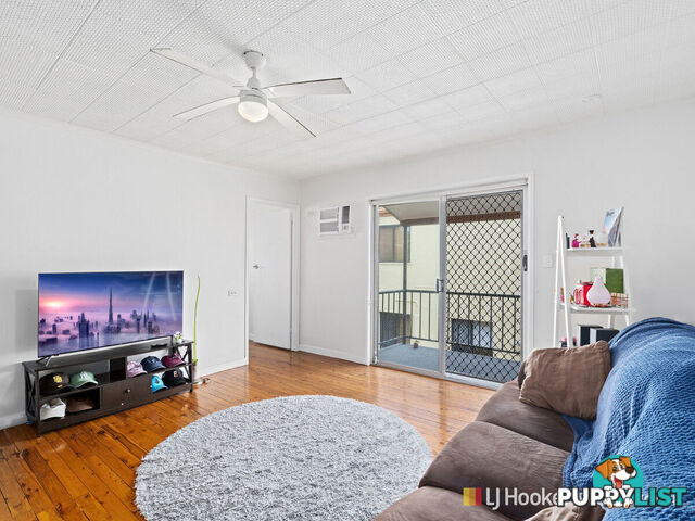 6/4 Sunshine Court LABRADOR QLD 4215