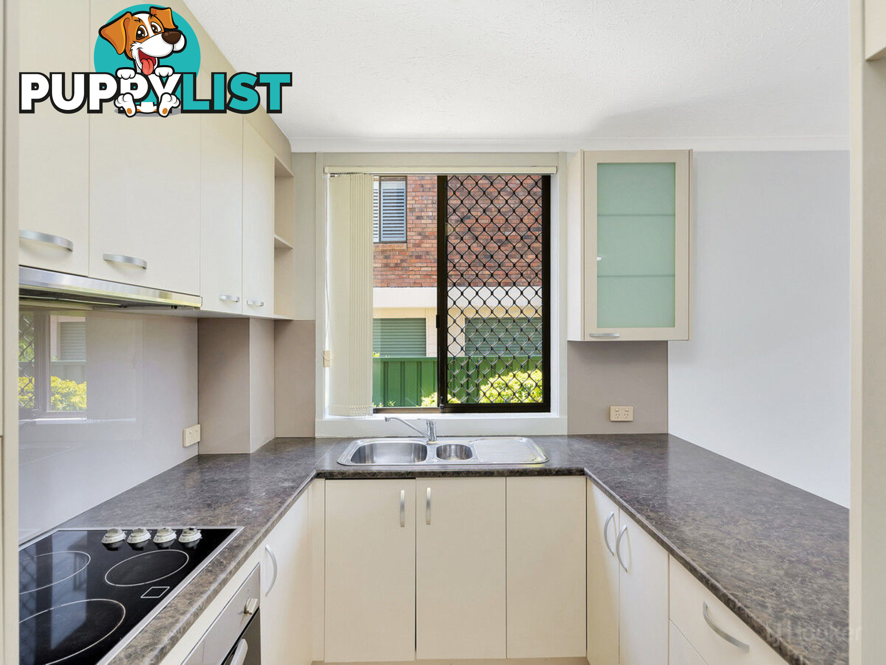 2/33 Whiting Street LABRADOR QLD 4215