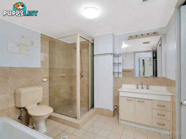 2/33 Whiting Street LABRADOR QLD 4215