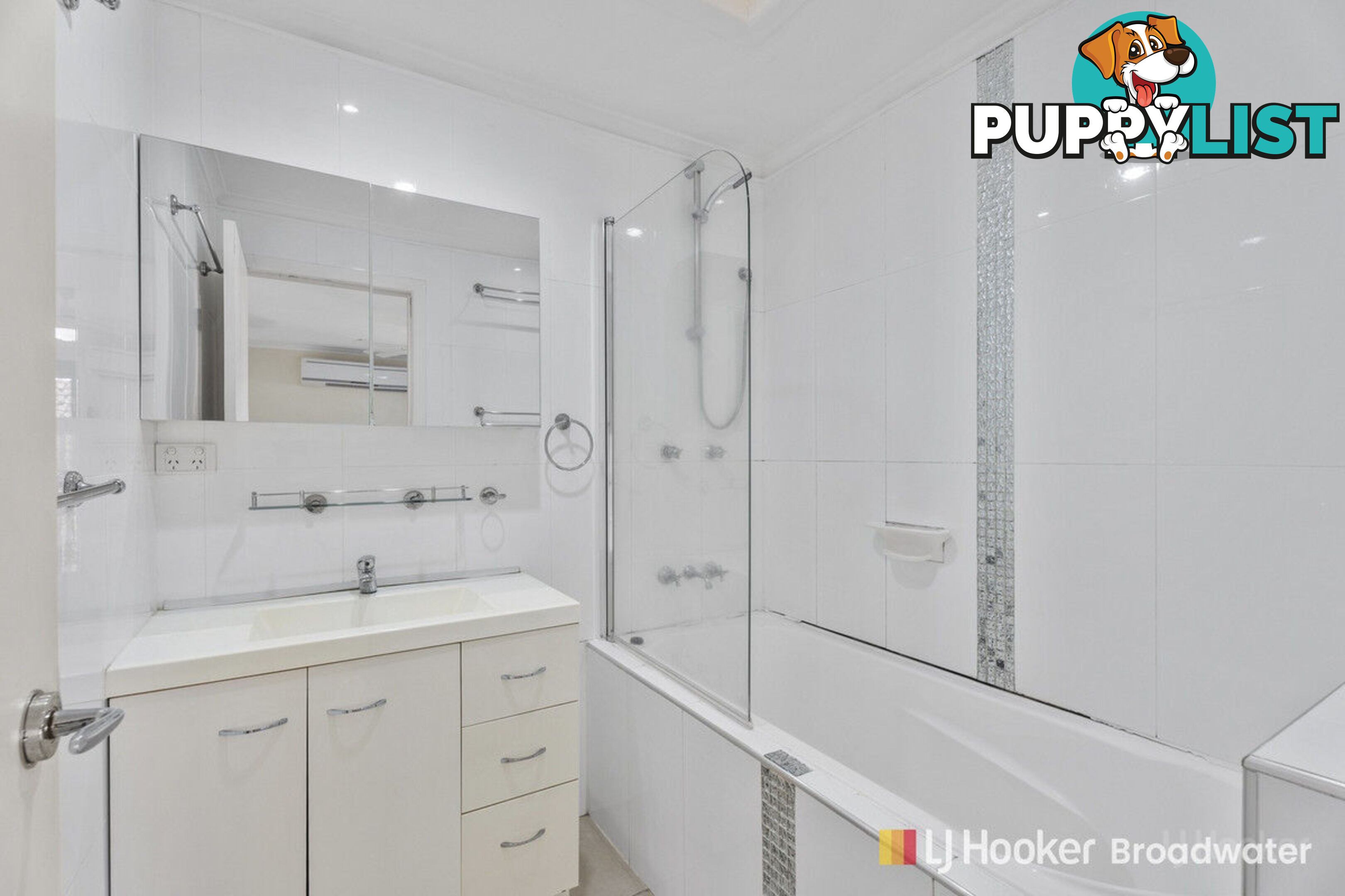 1/233 Central Street LABRADOR QLD 4215