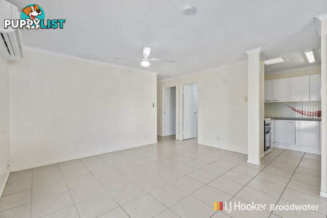 1/233 Central Street LABRADOR QLD 4215