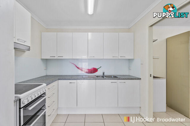 1/233 Central Street LABRADOR QLD 4215