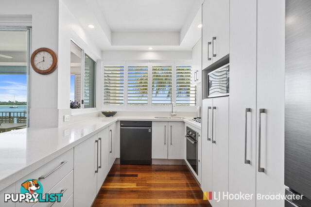 5/326 Marine Parade LABRADOR QLD 4215