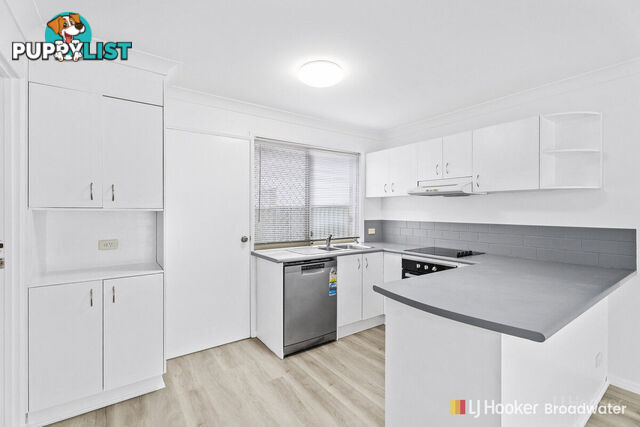 8/5 Ahern Street LABRADOR QLD 4215