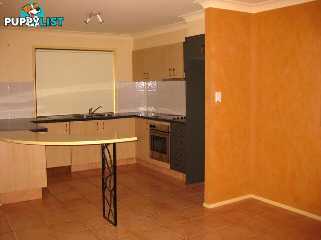 4/145 Government Road LABRADOR QLD 4215
