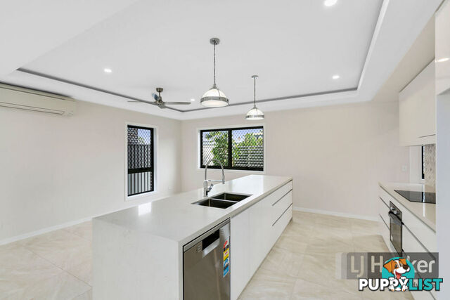 20 Third Avenue LABRADOR QLD 4215