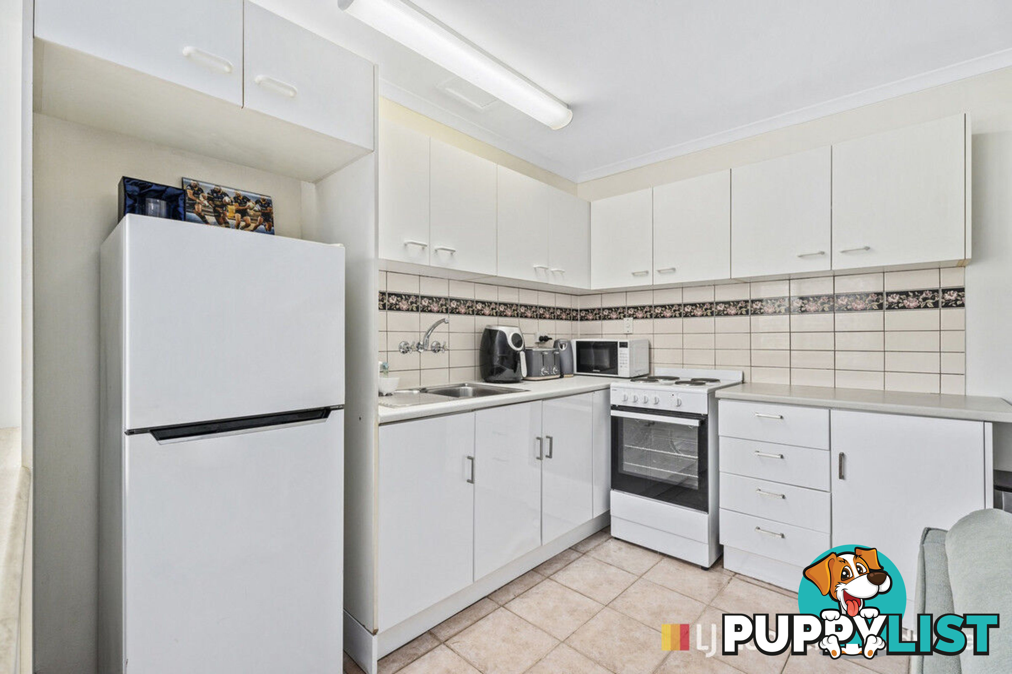 2/13 Central Street LABRADOR QLD 4215