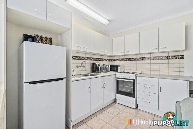 2/13 Central Street LABRADOR QLD 4215