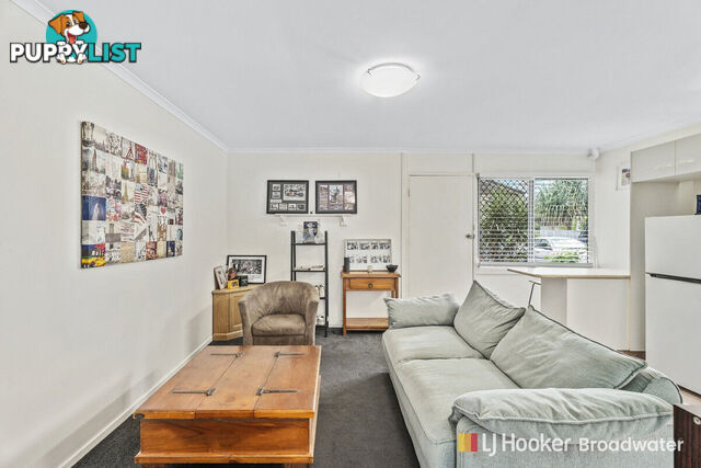 2/13 Central Street LABRADOR QLD 4215