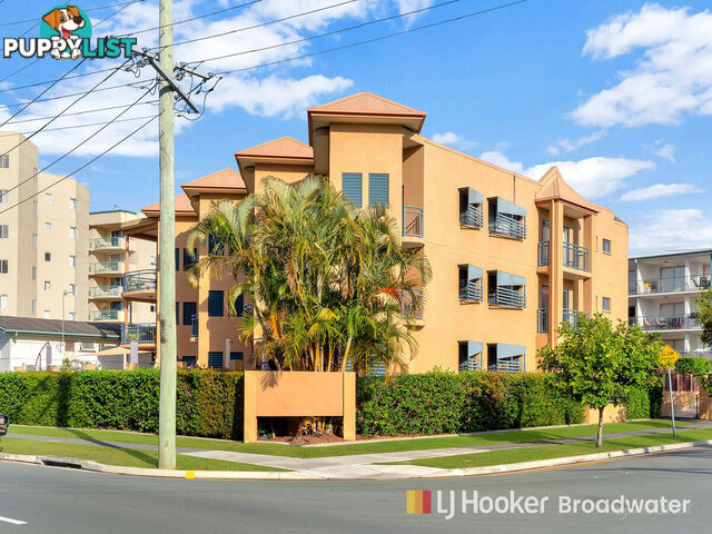 2/83 Brighton Street BIGGERA WATERS QLD 4216
