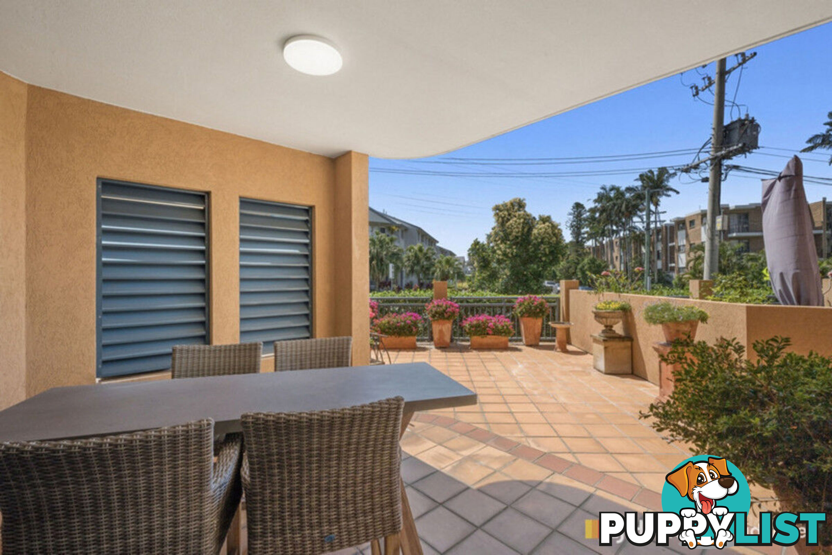 2/83 Brighton Street BIGGERA WATERS QLD 4216