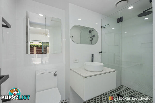 2/83 Brighton Street BIGGERA WATERS QLD 4216