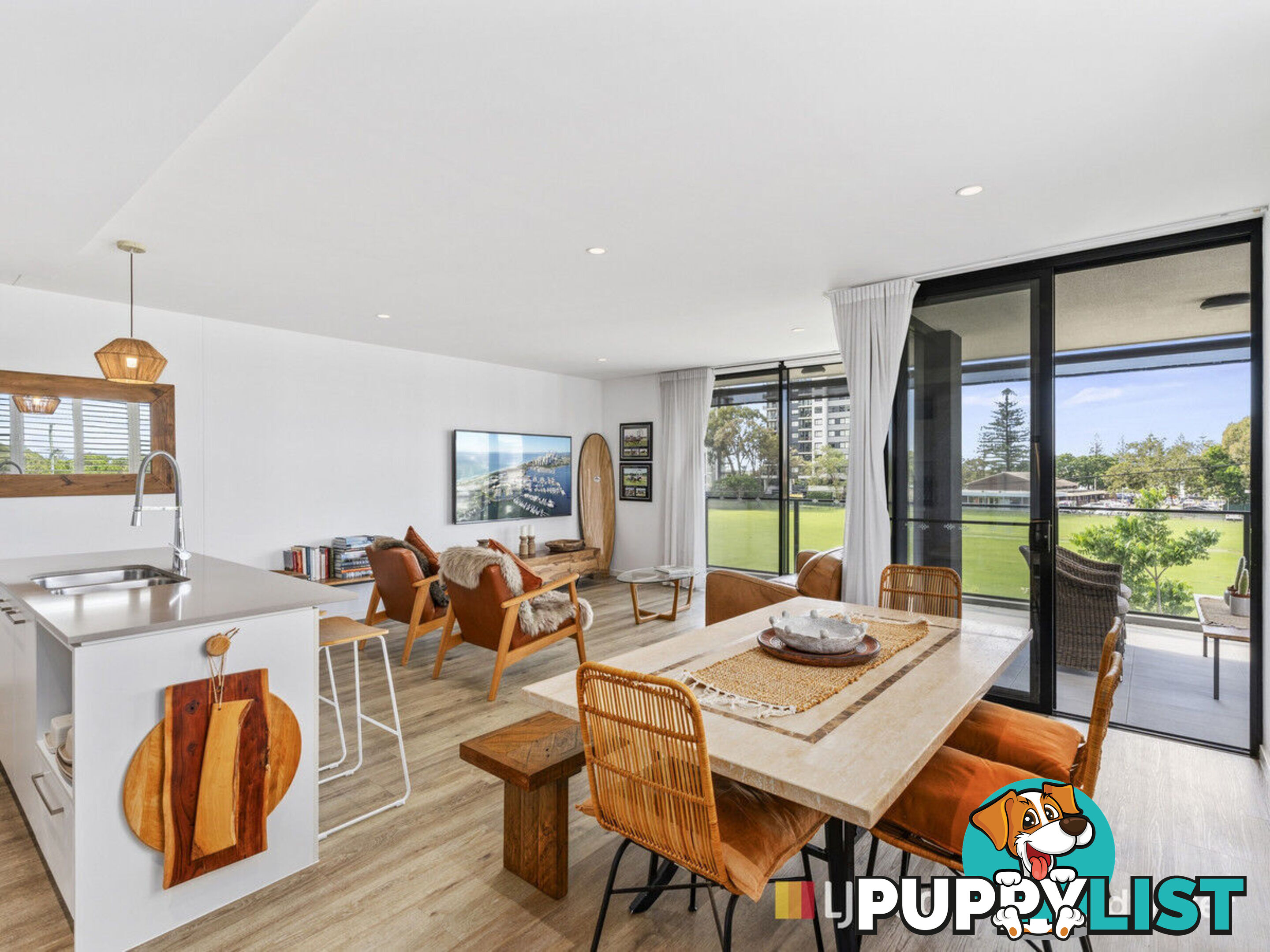 5/8 Bath Street LABRADOR QLD 4215
