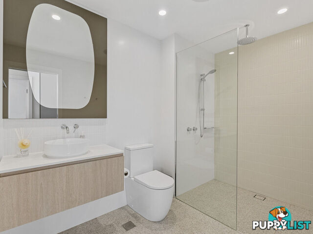 107/180 Marine Parade LABRADOR QLD 4215