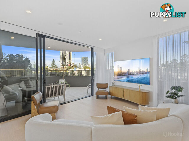107/180 Marine Parade LABRADOR QLD 4215