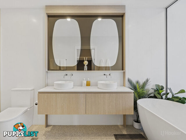 107/180 Marine Parade LABRADOR QLD 4215