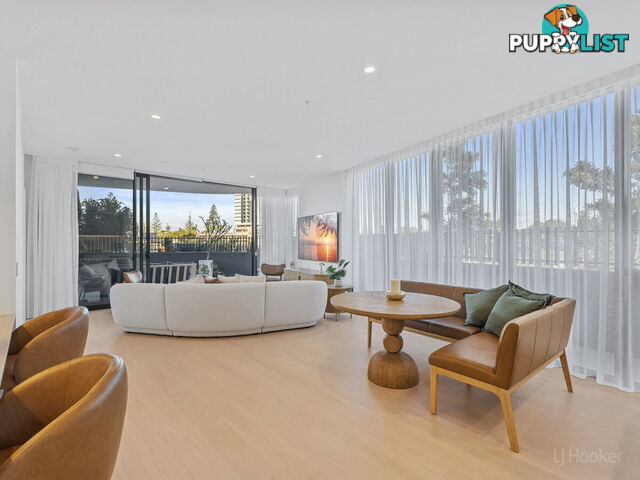 107/180 Marine Parade LABRADOR QLD 4215
