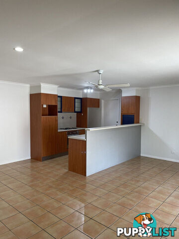 2/5 Morinda Way LABRADOR QLD 4215